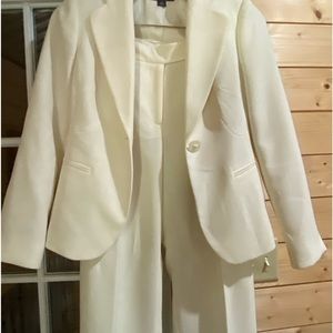 Ladies 3 Piece Suit